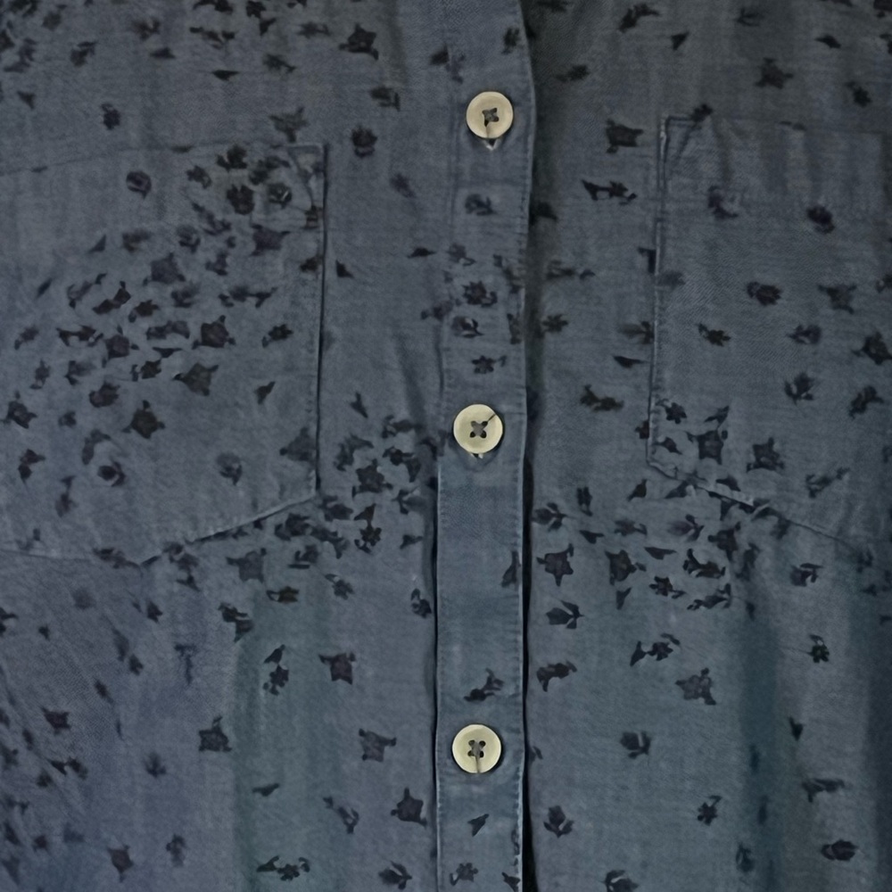 Croft & Barrow Button Up - Picture 2 of 4